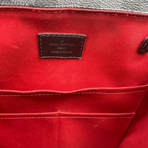 Designer: LOUIS VUITTON
Style: Backpack Bag - Picture 4 of 7